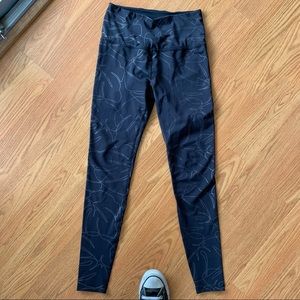 Beyond yoga leaf leggings